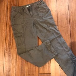 Maurices olive green cargo pant 7/8